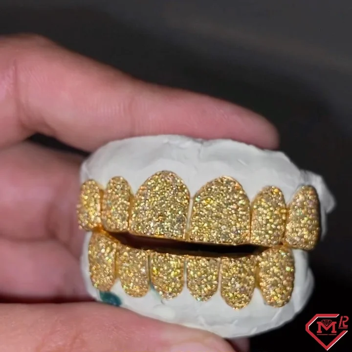 Хип-хоп Grillz алмазные зубы 8 верхних нижних красных синих черных желтых камней 925 серебряных покрытий циркон на заказ