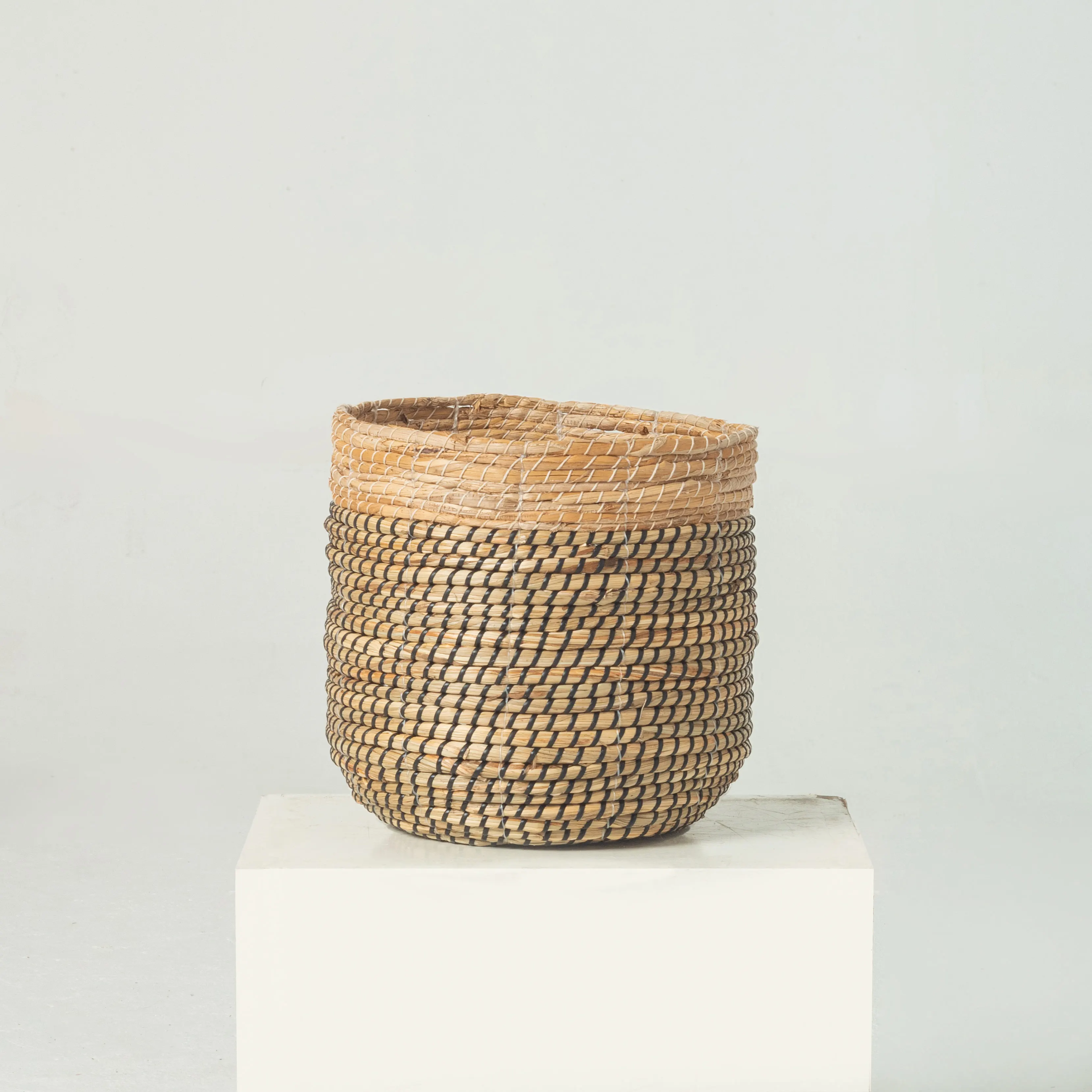 Seagrass plant basket/woven plants pots indoor basket planter with plastic liners/decorative wicker flower pot cover