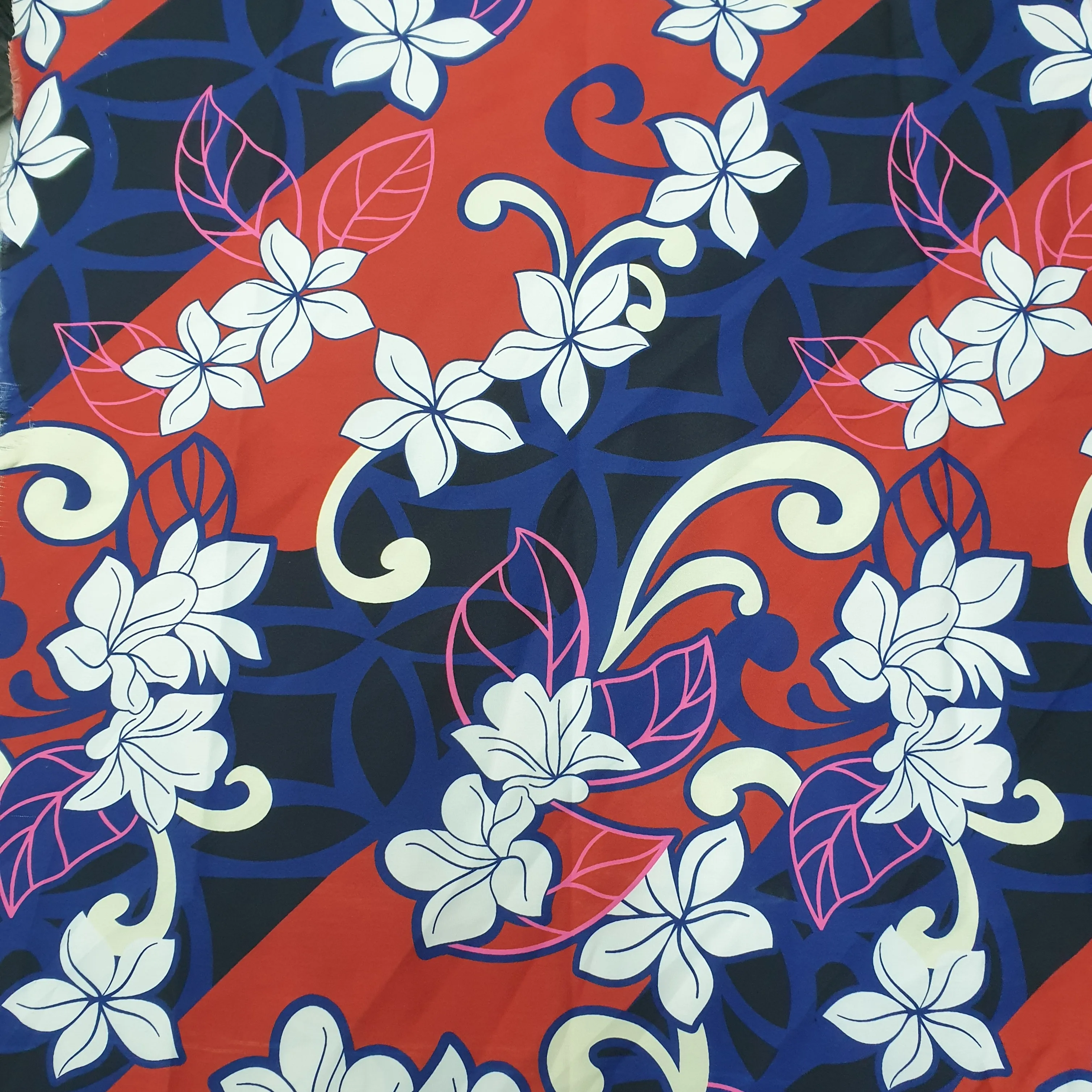 Милый яркий и смелый новый самоанский полинезийский полиэстеровый принт с сочетанием племенного и цветочного дизайна