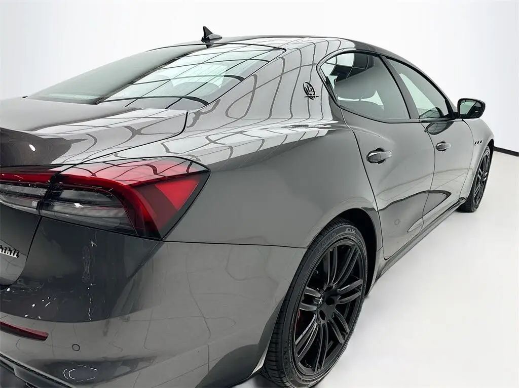 Подержанные автомобили Maserati Ghibli-S 2021 года задний привод 8-ступенчатая автоматическая коробка передач 424 л.с. 3-литровый V6