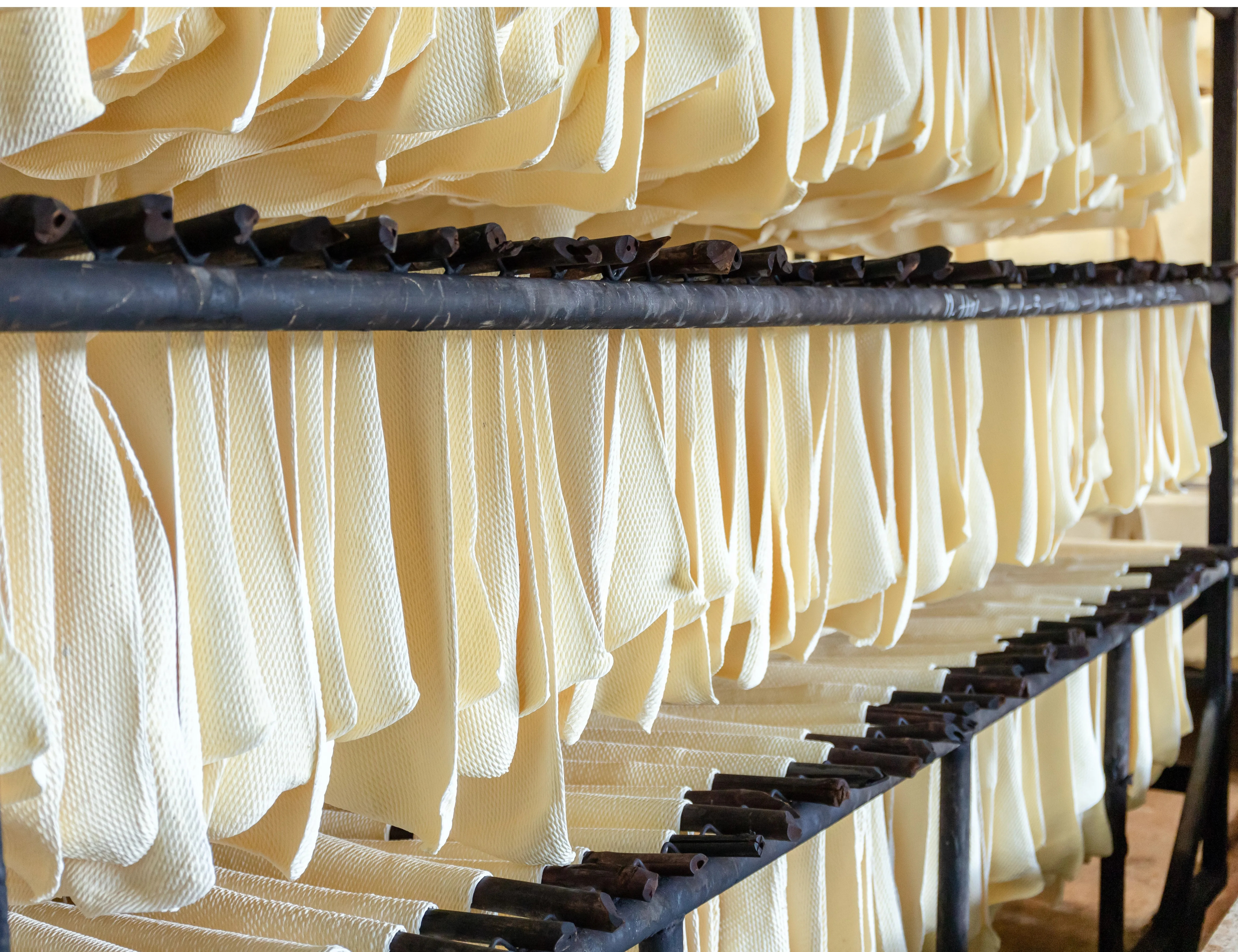 Rubber Rss3 with Best Price High Quality Raw Material Rubber Natural from Factory in Vietnam Bag PE Light Band Packing