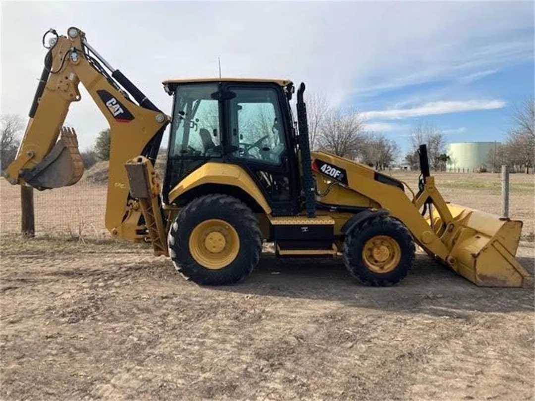 Б/у экскаватор-погрузчик Old CAT 420F 420F2 по