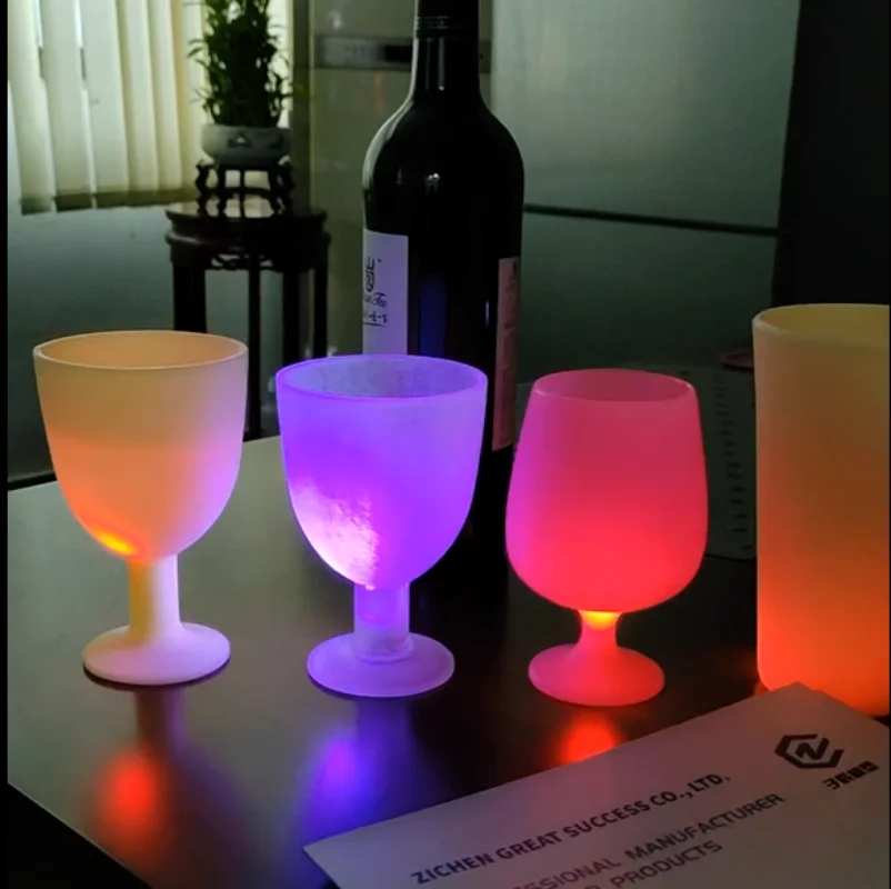 Wholesale LED Luminous Unbreakable Outdoor Rubber Wine Cups Silicone Wine Glasses Cup