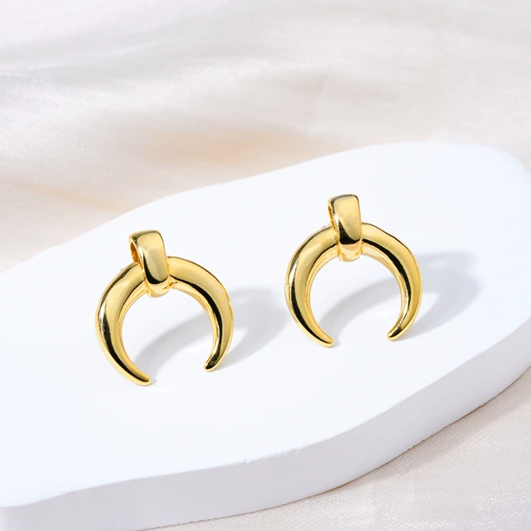 Gold Plated Copper Horn Earrings Half Crescent Moon Earrings Curved Moon Stud Earrings For Women