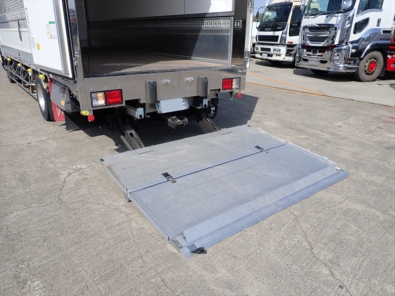 Japan Wholesale Second Hand Used Truck ISUZU FORWARD Wing Van