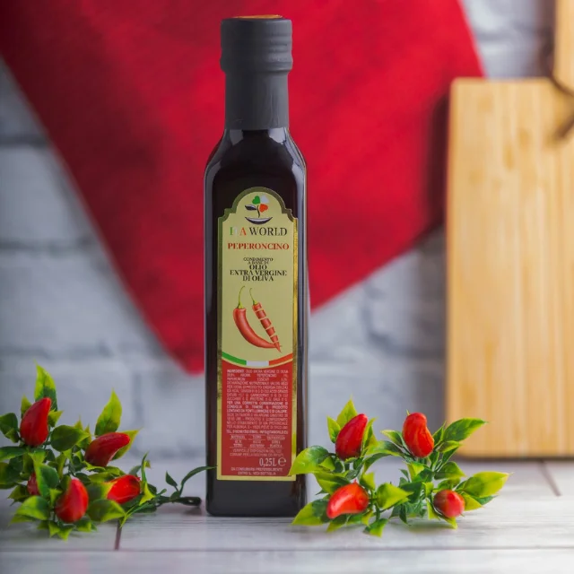High Quality Extra Virgin Olive Oil Made in Italy Flavored Chilli Itaworld For Restaurant and Private Label