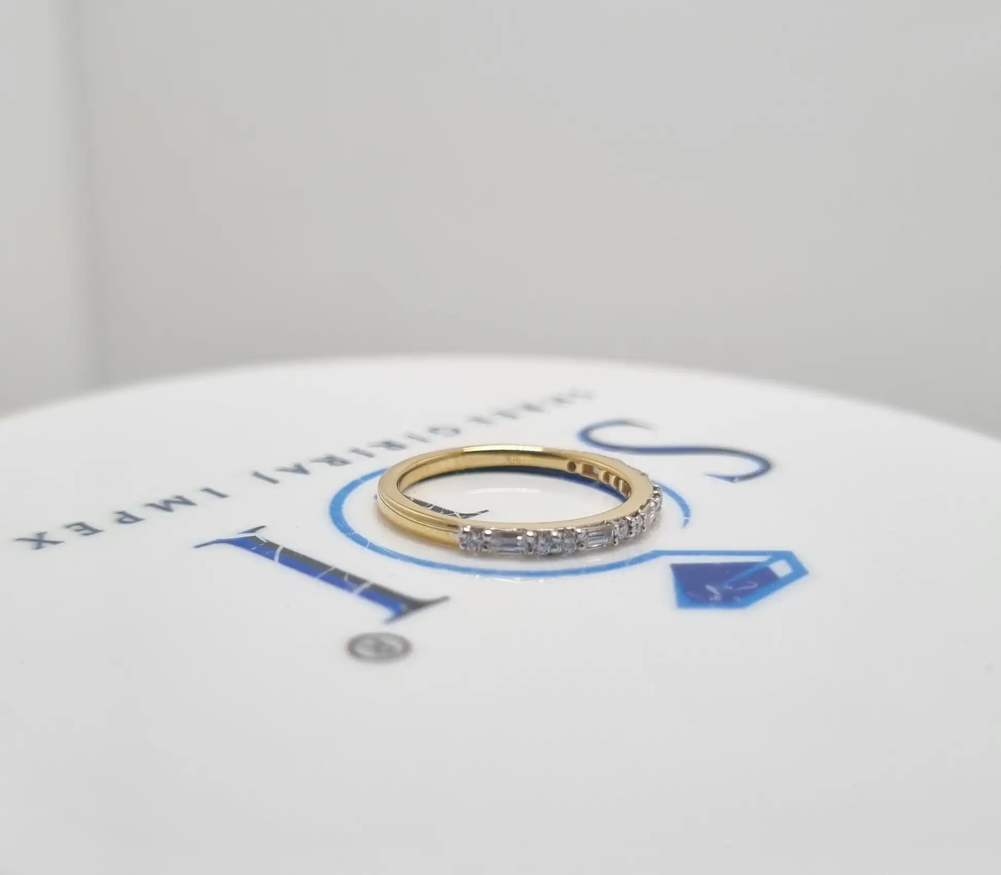 Трендовый 0.40ctw Белый D VVS Moissanite бриллиантовое кольцо Вечность с 14k желтое золото полная вечность