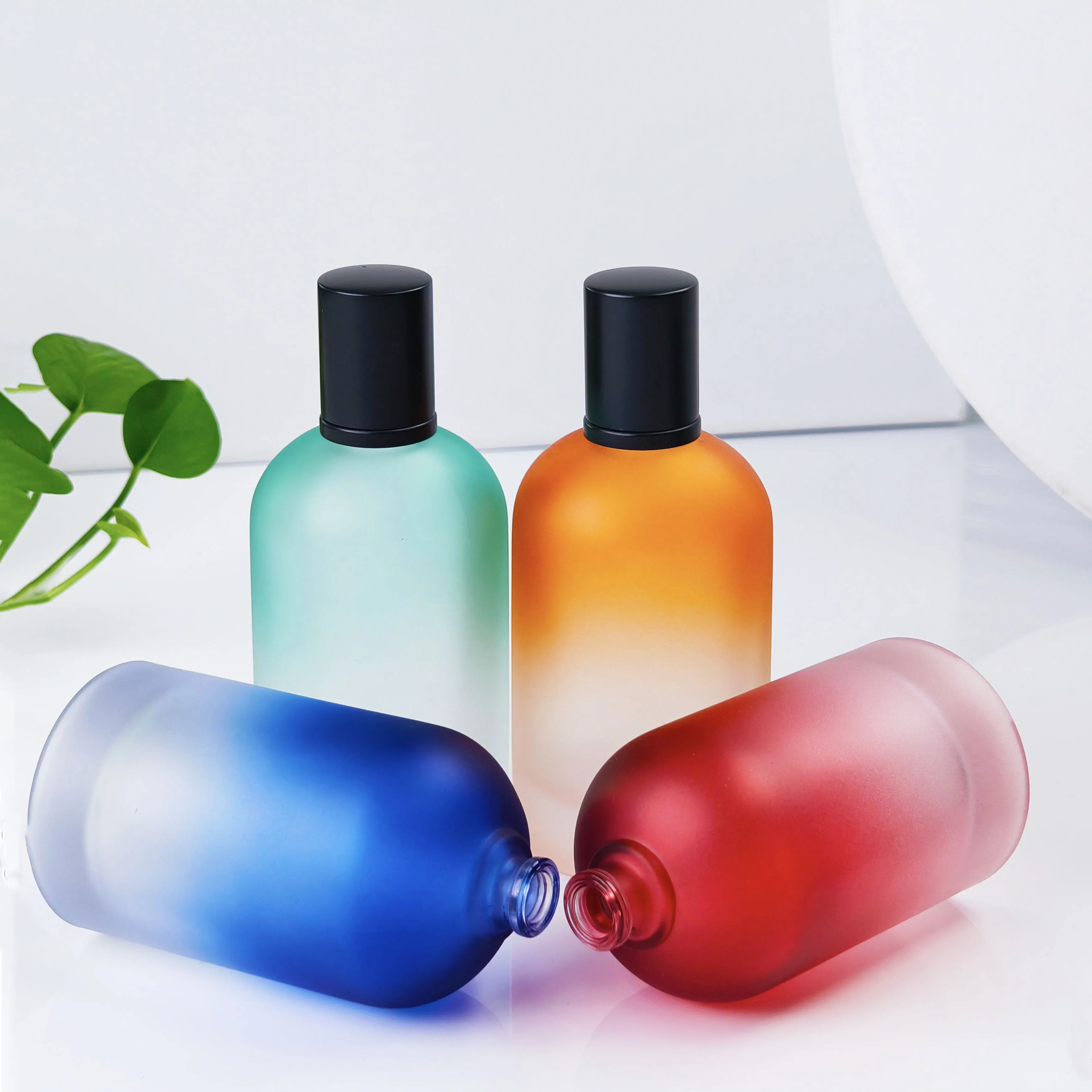 OEM Custom Luxury Cylinder Fragrance Bottle Simple Style 50ml 100ml Clean Round Cylinder Perfume Glass Bottle With Box