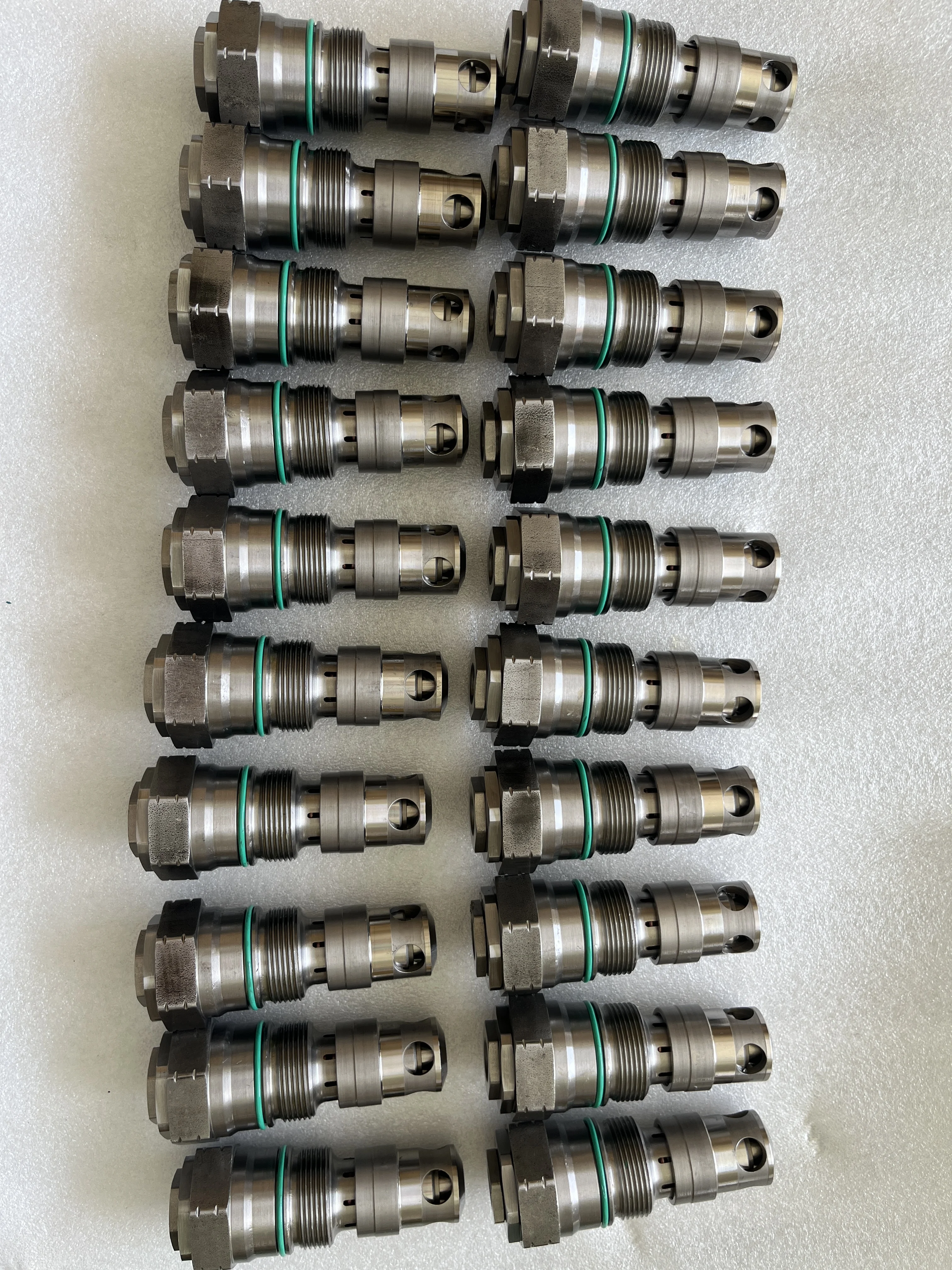 PV90R Original Hydraulic Pump 90R55 90R75 90R100 with High Pressure Relief Valve New Condition Engineering Machinery Accessories