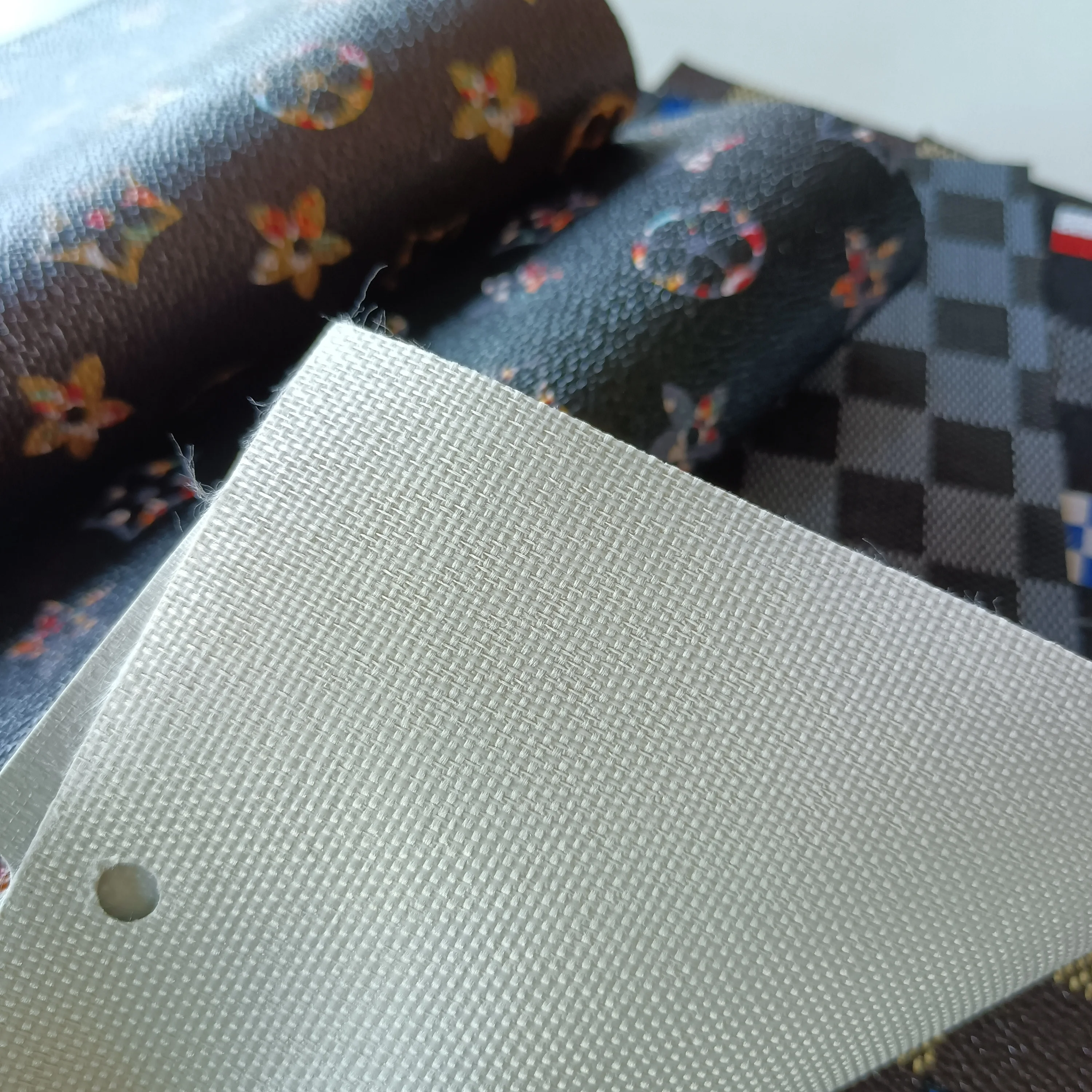 Grid printed leather irregular design PVC leather customized imitate fabric 0.7mm thickness for bags and luggages