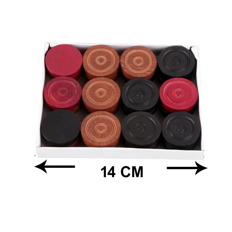 Деревянный набор Carrom для мужчин лучшего качества 24 шт. монета разных цветов с бойцом игроков доступная по разумной цене в Индии