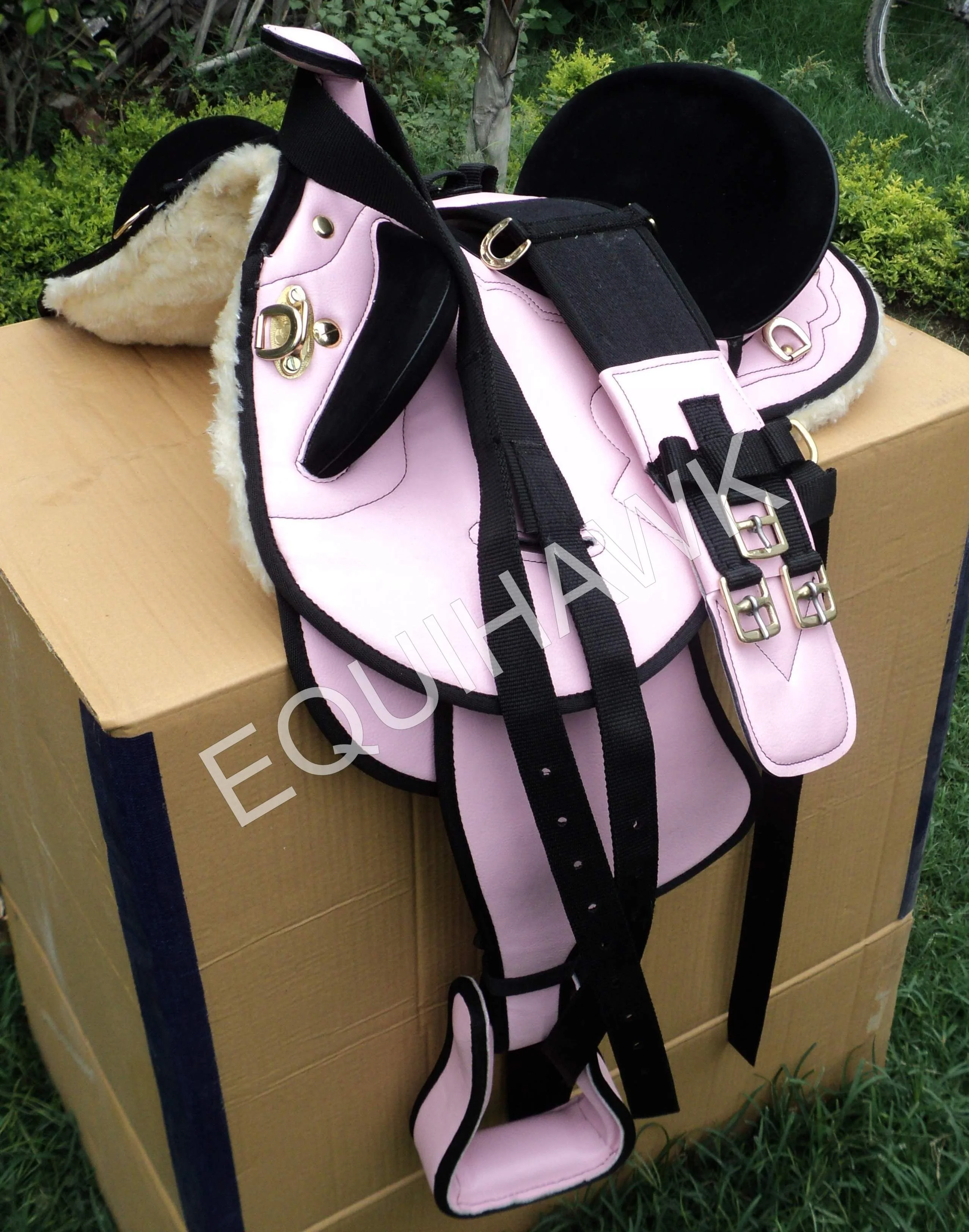 LIGHTWEIGHT SYNTHETIC AUSTRALIAN STOCK SADDLE WITH COMPLETE MOUNT BRASS FITTING WOODEN TREE HORSE SADDLE