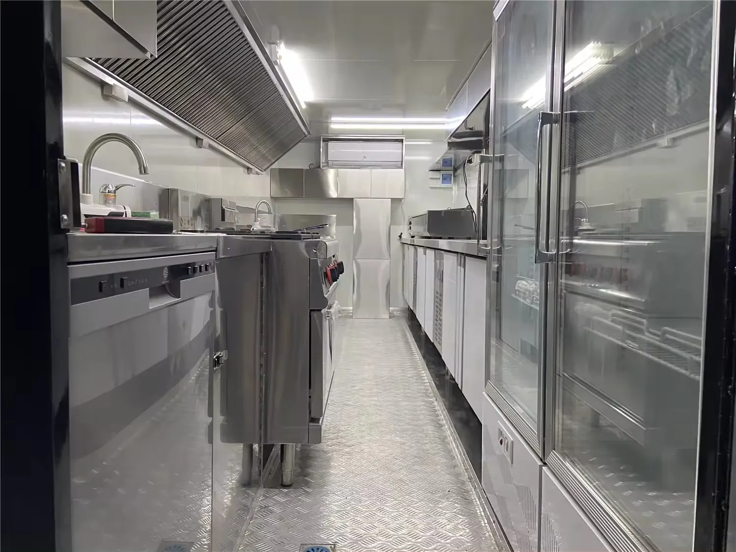 Customized Fast Food Cart New Used Mobile Food Truck Trailer for Restaurant for Fruit Vegetables with Core Motor Component Sale