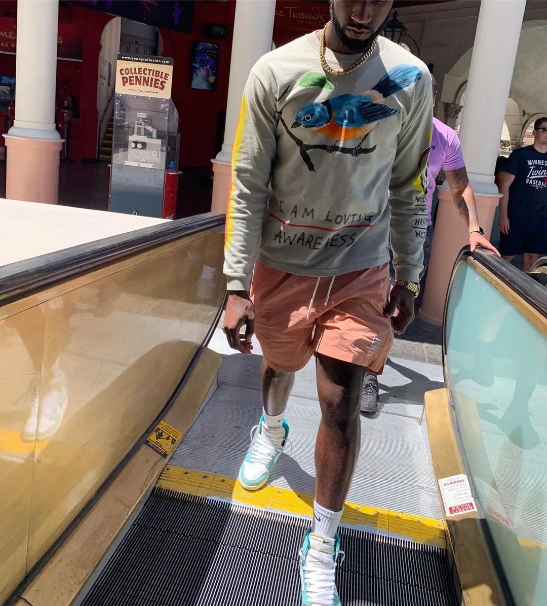 Kanye Kanye graffiti hand-painted skeleton bird round neck sweater ins men and women hip-hop loose top cross-border