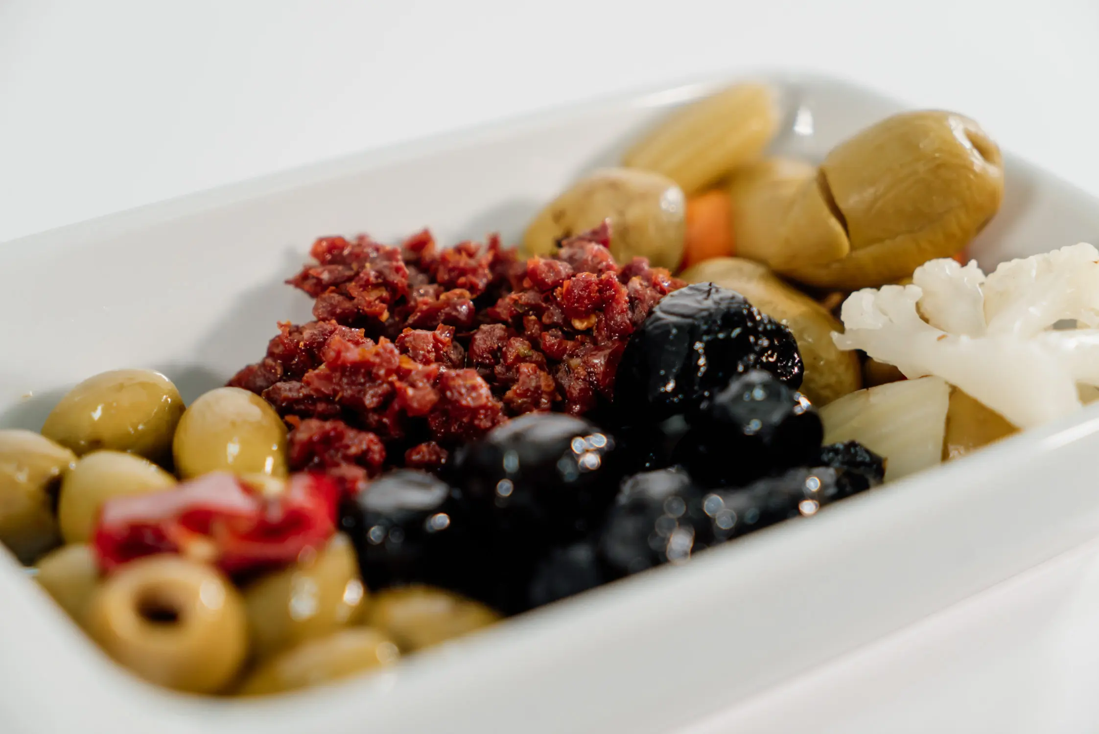 Ready To Be Used 3,5kg Canned Sun Dried Tomatoes in Sunflower Oil Ideal as Appetizer and Sandwiches