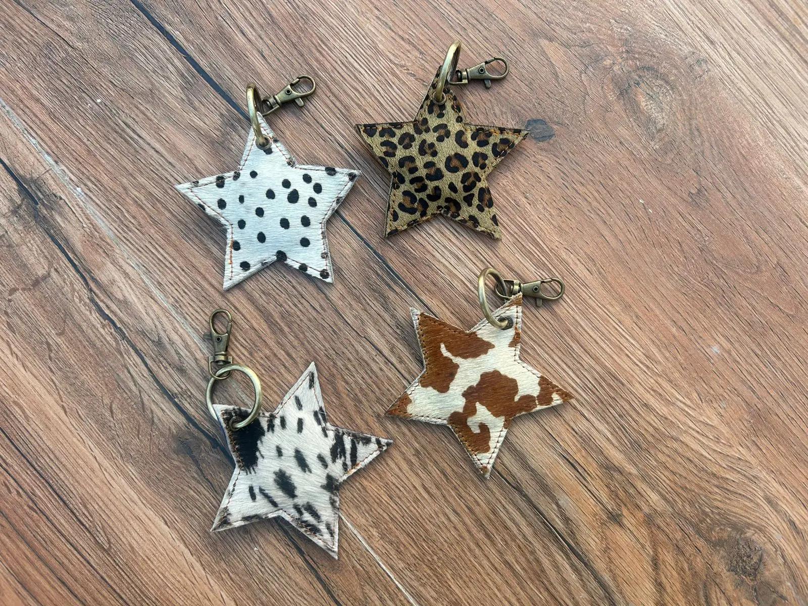 New Unique Style Cowhide Leather Keychain  Cowhide Leather Keyrings Stylish Keychain Hot Selling Real Fur keychain