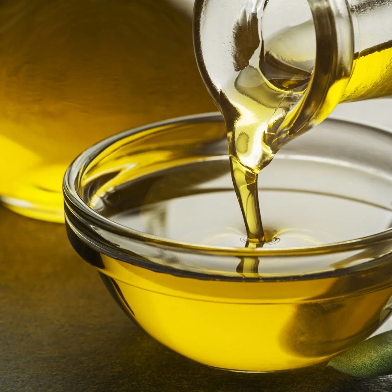 Premium Refined Olive Oil for Healthy Cooking and Flavorful Salads Smooth Texture and Taste