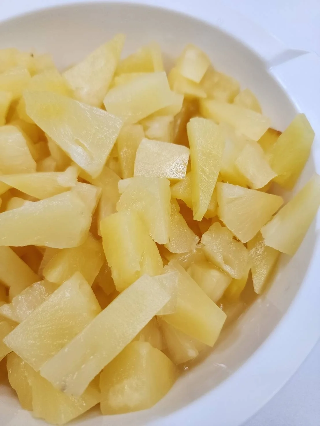 Консервированные КУСОЧКИ АНАНАСА A10 3 кг в легком сиропе (ручная резка) из Таиланда, ананас хорошего качества, надежный ананас