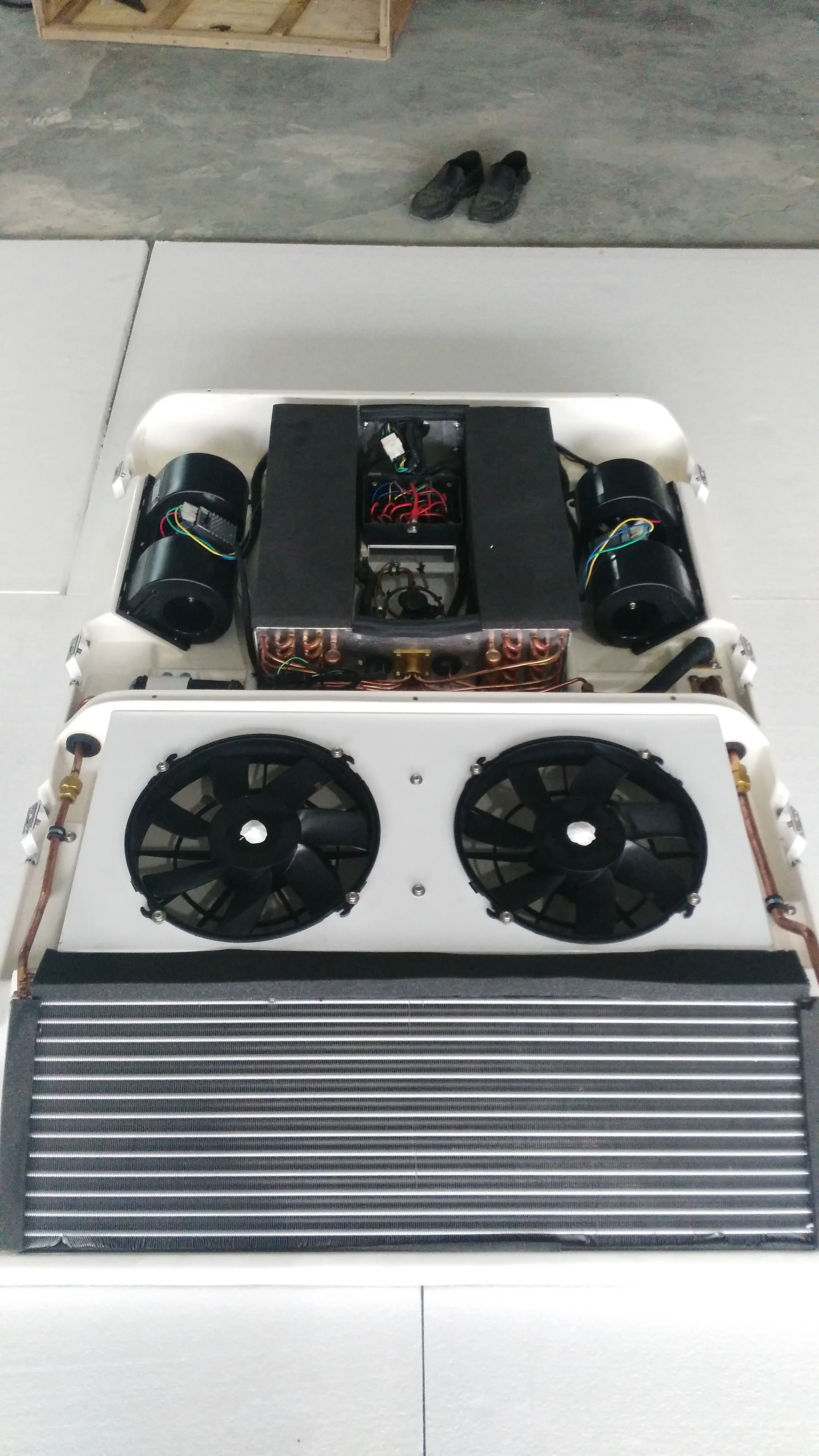 roof top 12v 24v air conditioner TKT-140V for Van engine driven model 14Kw cooling capacity