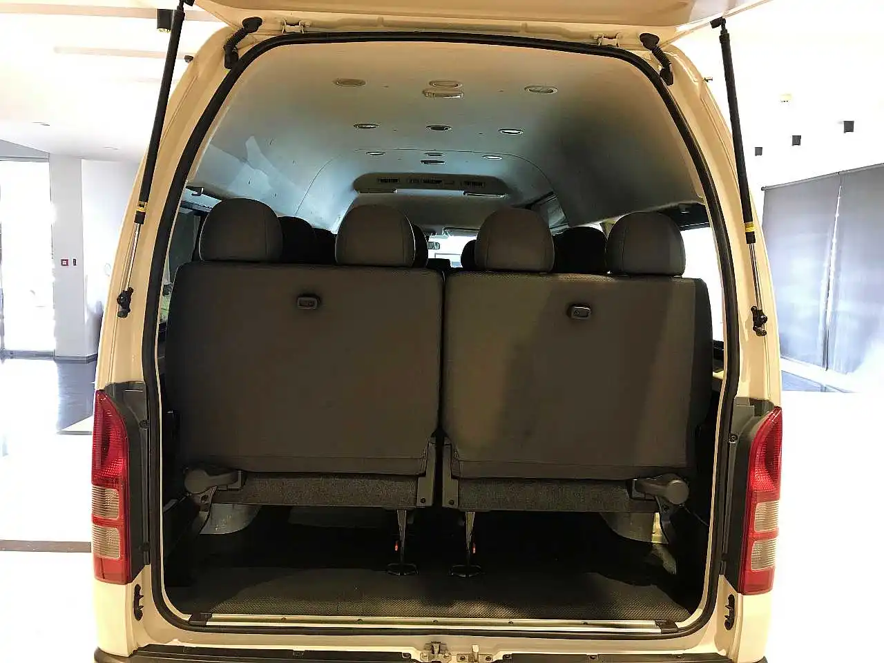 USED 2019 TOYOTAS HiAce 15 Seater Bus, 100% Original Factory Sealed, Comes with 1 Year Warranty & Guarantee.