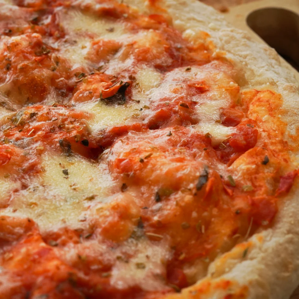 Hot Sale Frozen Margherita Pizza 9' With Cheese & Tomato Individual Vacuum Bag Packaging Wholesale Origin From Vietnam