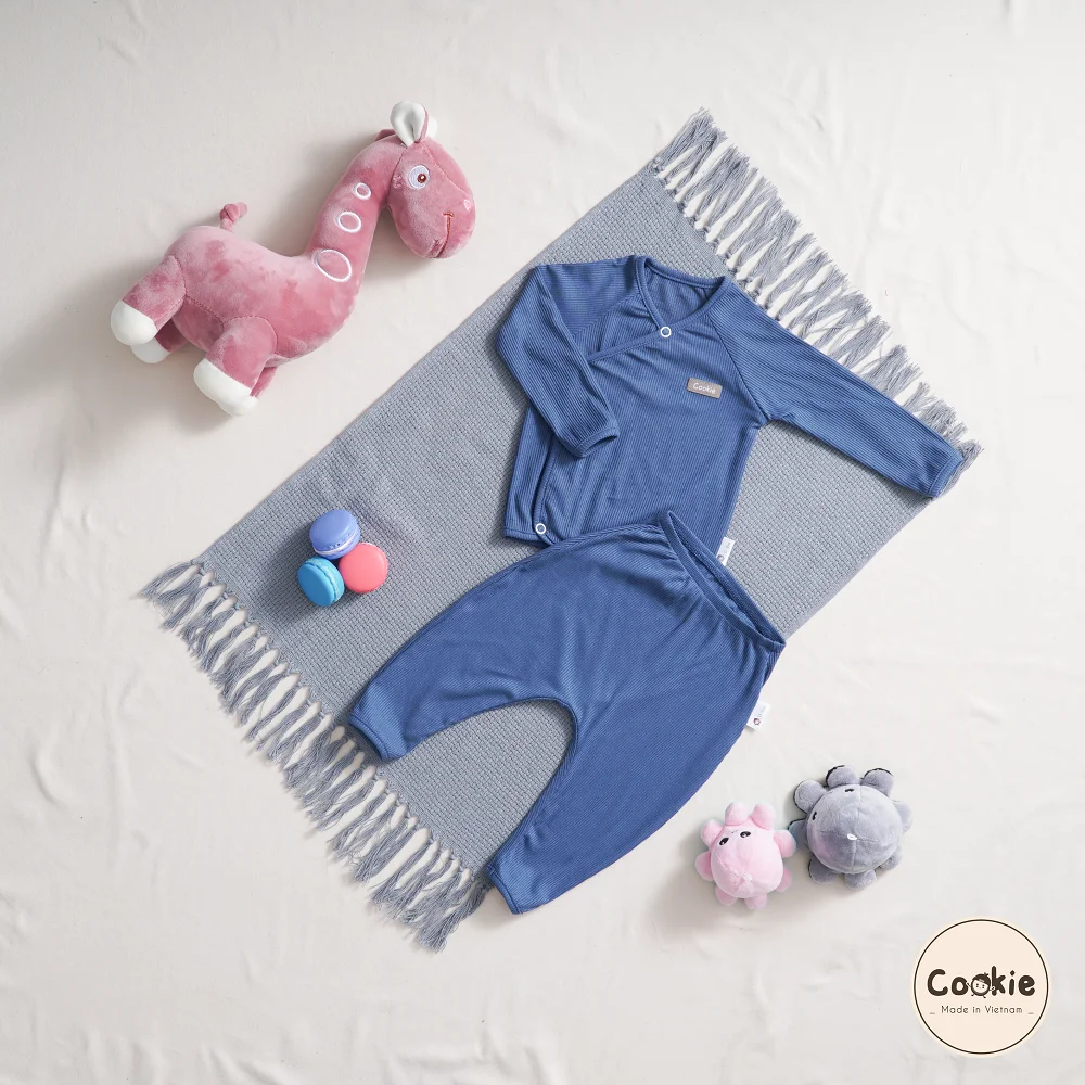 OEM Service Air-cool Knitwear fabric Unisex Newborn Baby Set with a CF button placket long sleeve top & elastic waist pants