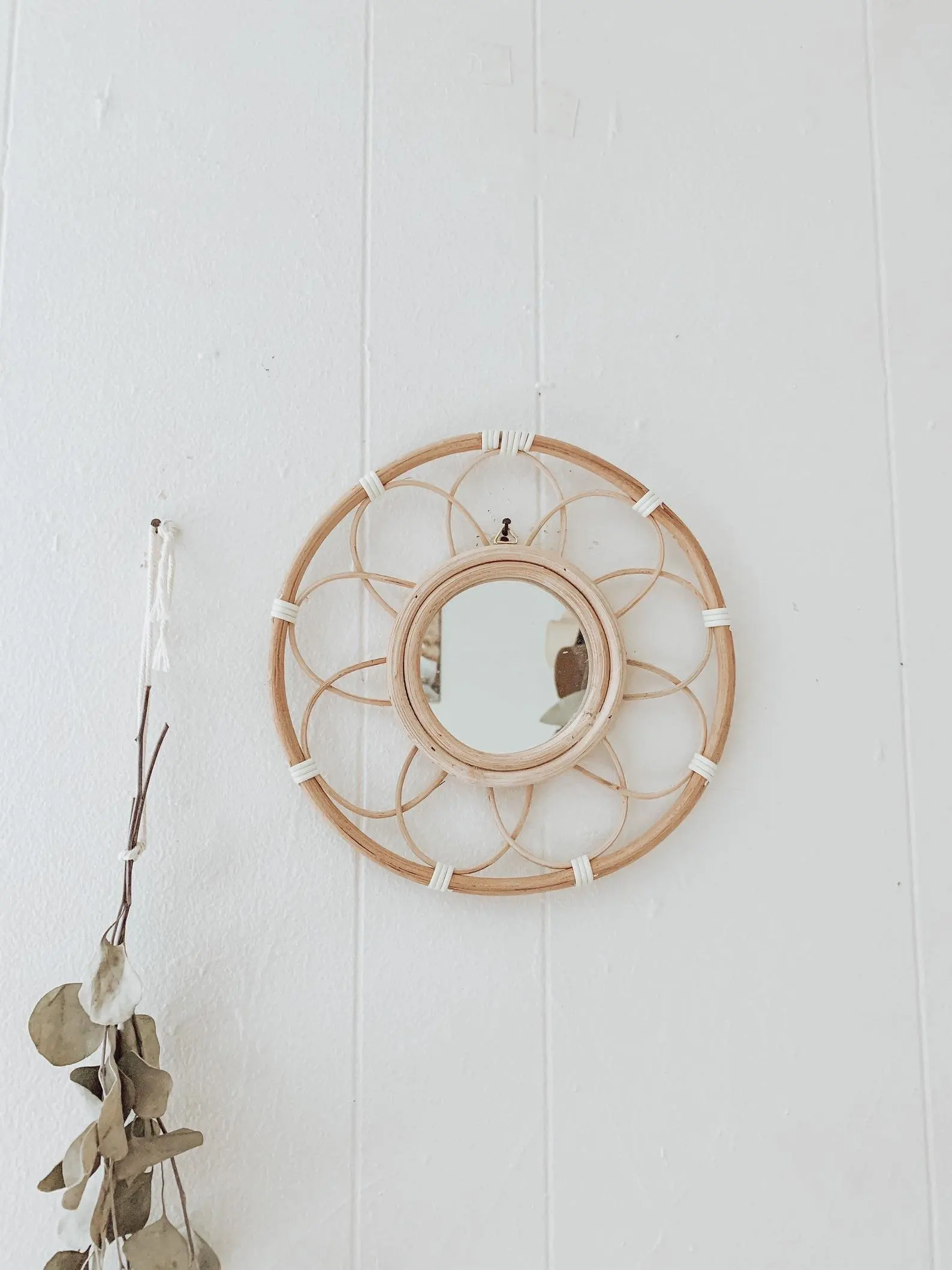 Wall mirror Unique Antique Wholesale Handmade Living Room Mirrors Wicker Cane Willow Rattan Mirror Interior Dresser