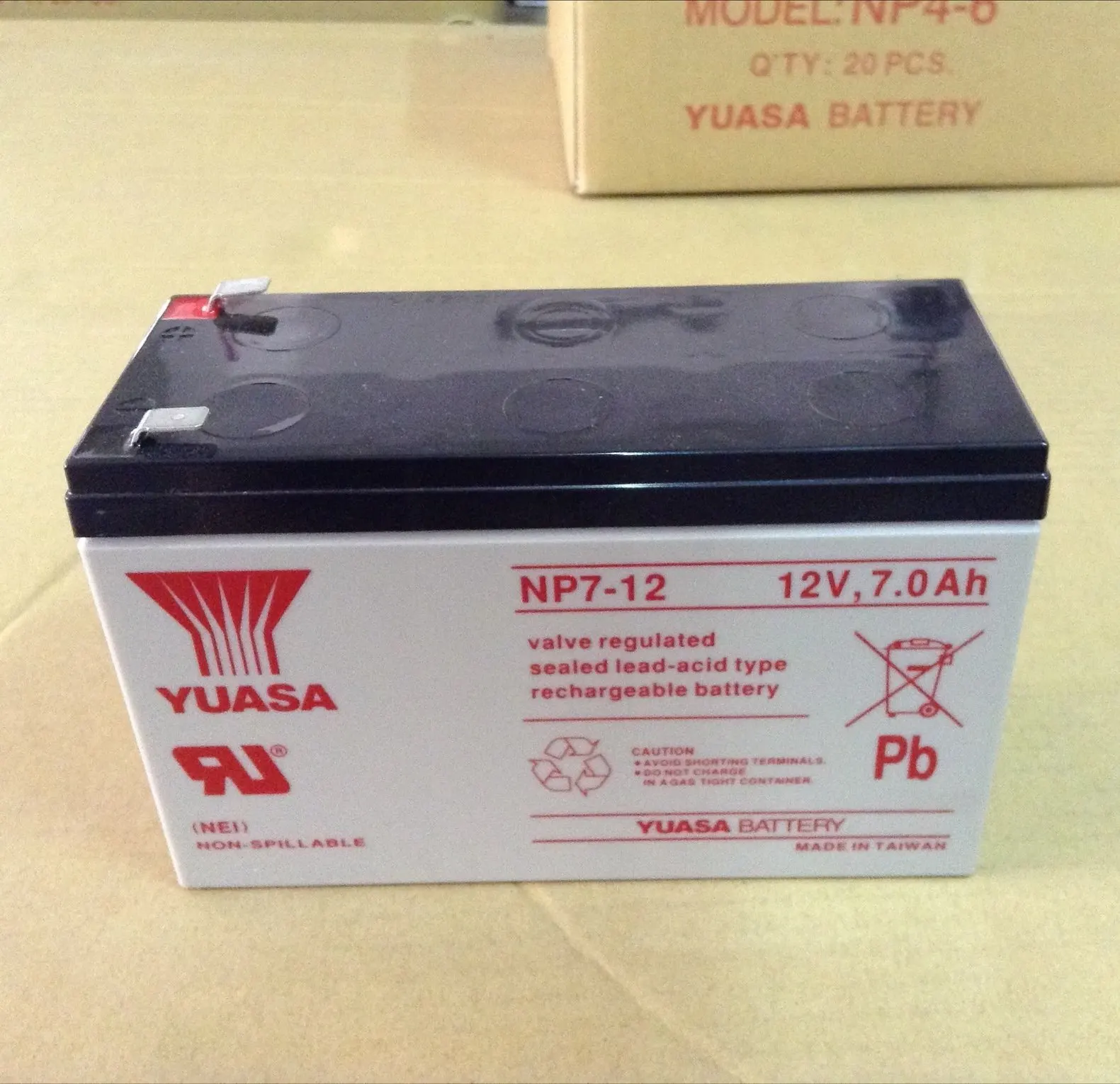 Container Delivery Only, MOQ 5000pcs Wholesale for Yuasa UPS Battery NP7-12, 12V 7Ah, Made in Taiwan, Sealed Lead-Acid MF Type