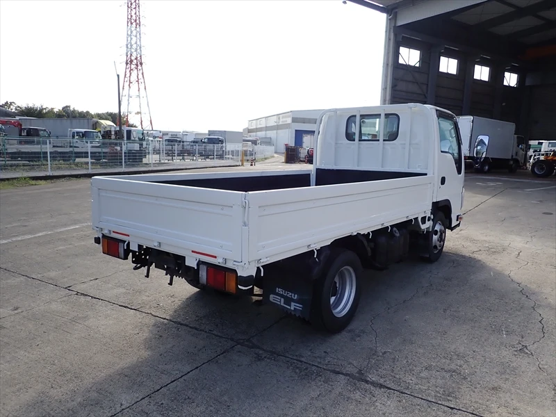 Б/у японский ISUZU ELF хорошее состояние плоское тело