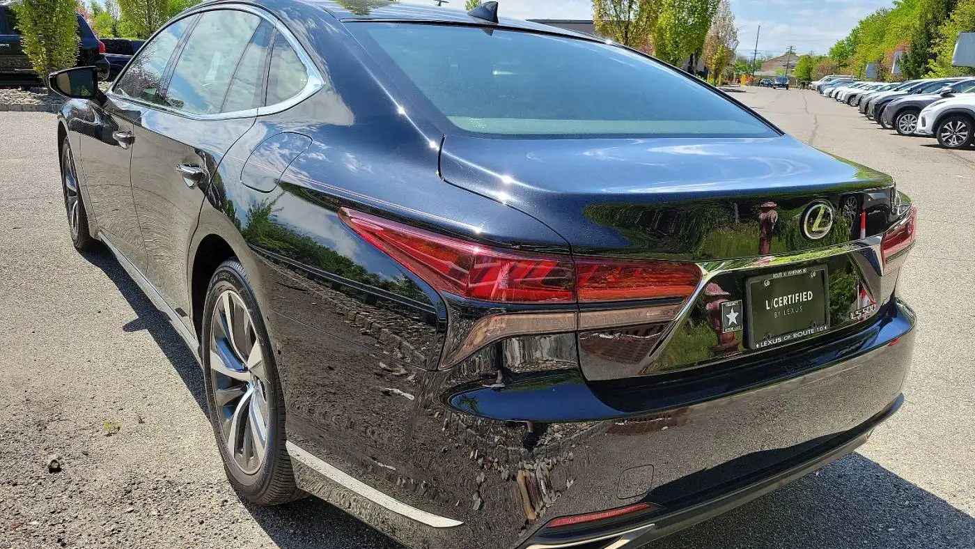 Чистый использованный 2021 L-e-x-u-s 500 AWD