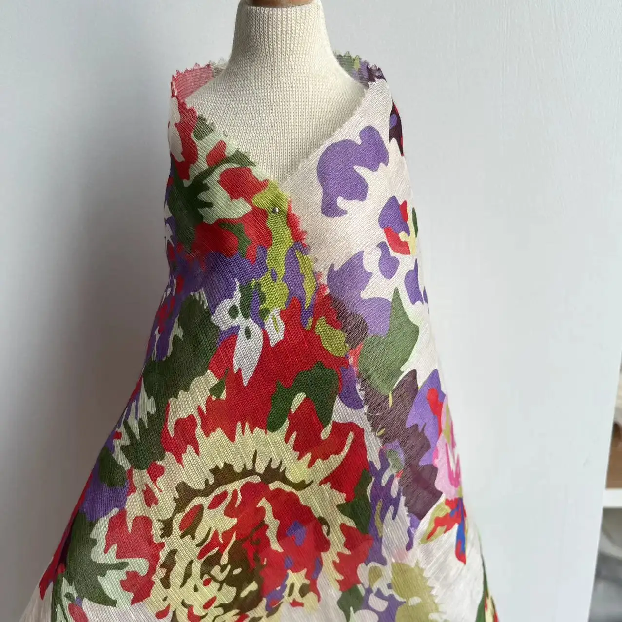 Plain Dyed Linen Viscose Blend Fabric Best Price 6A Grade Garment Fabric Real Natural Eco Friendly Fabric