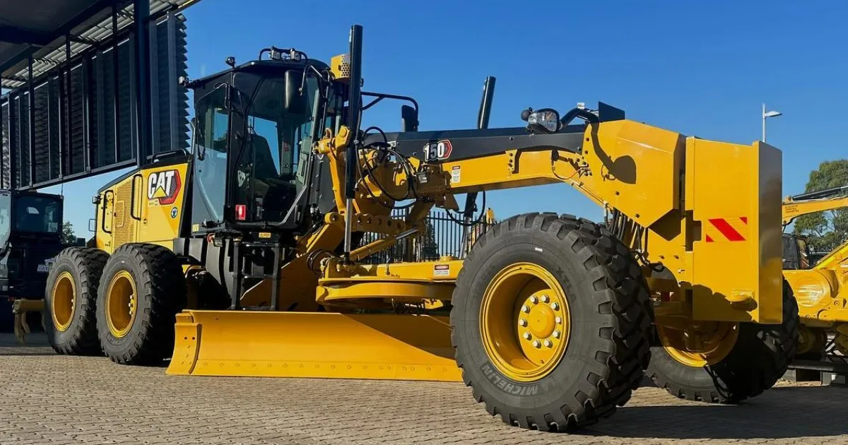 Подержанный кошачий автогрейдер 150 б/у гусеница 140