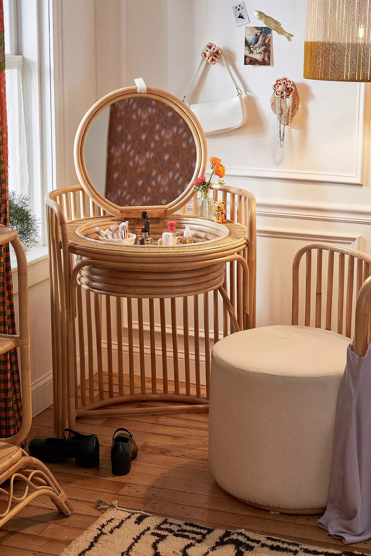 Large quantity wholesale cheap price modern rattan dressing table set make up vanity dressing tables bedroom furniture