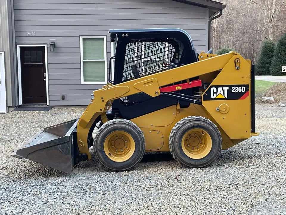 Used CAT 236D Skid Steer With Front Loader