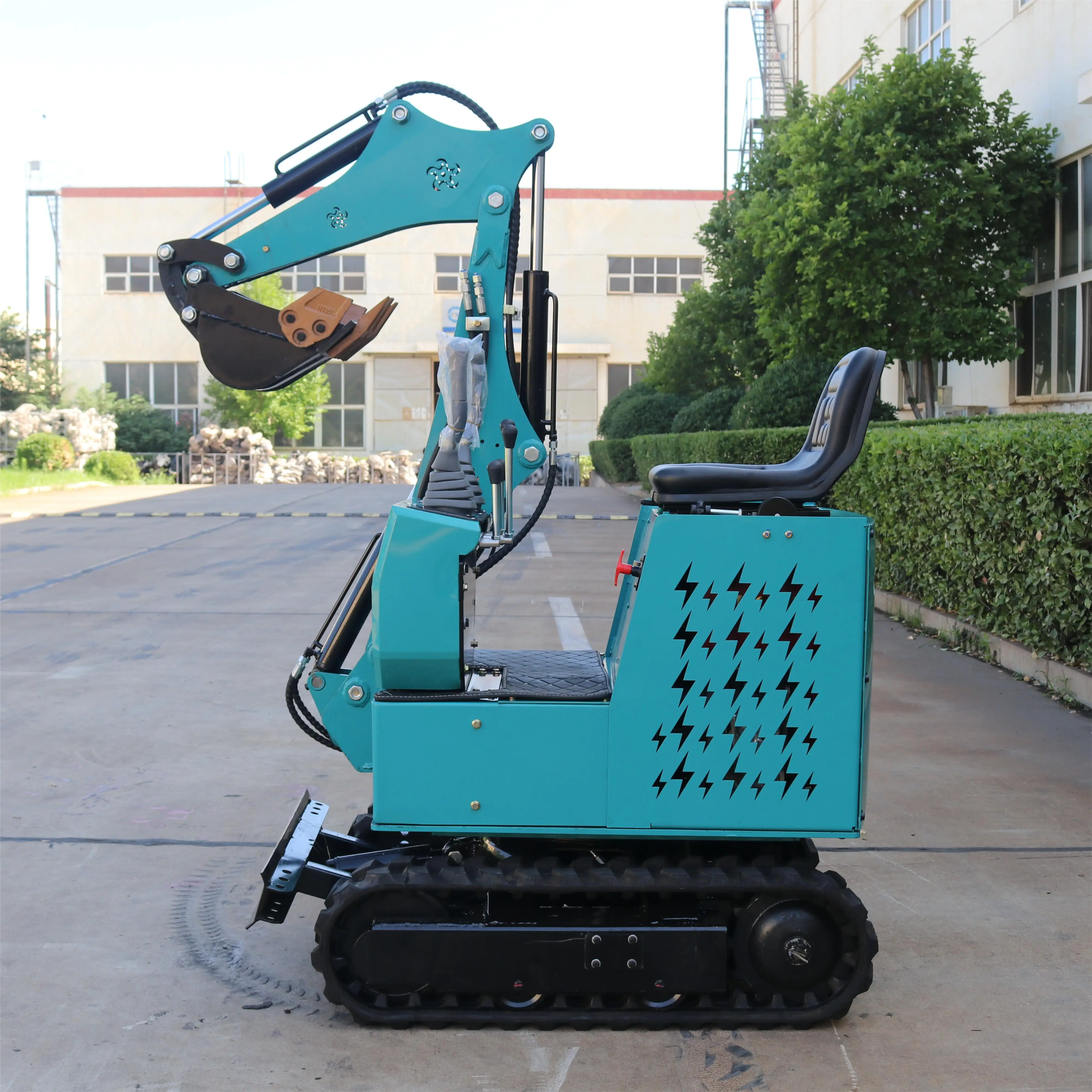 Mini excavator 0.8 tons   Diesel hydraulic excavator with good quality and low price