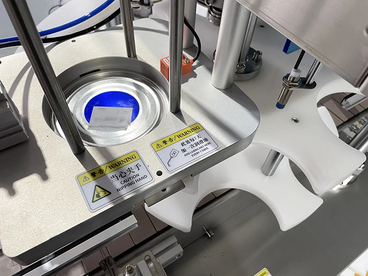 Fully automatic beverage soft drink can sealing machine tin can sealing machine aluminum can sealer machine