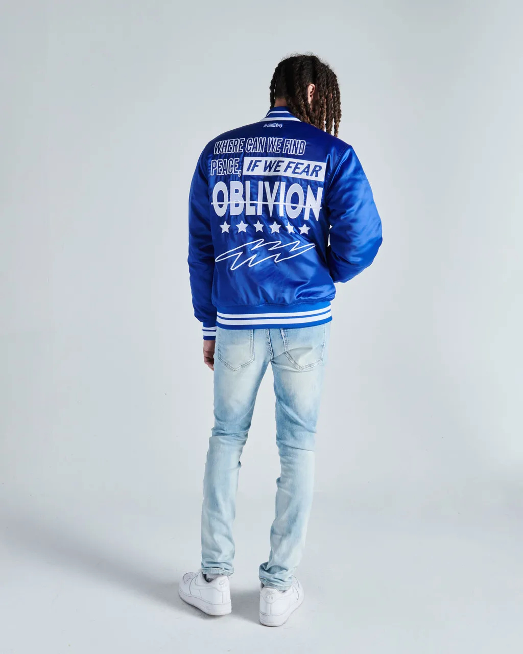 Мужская атласная куртка-бомбер с белой отделкой на плечах, 100%