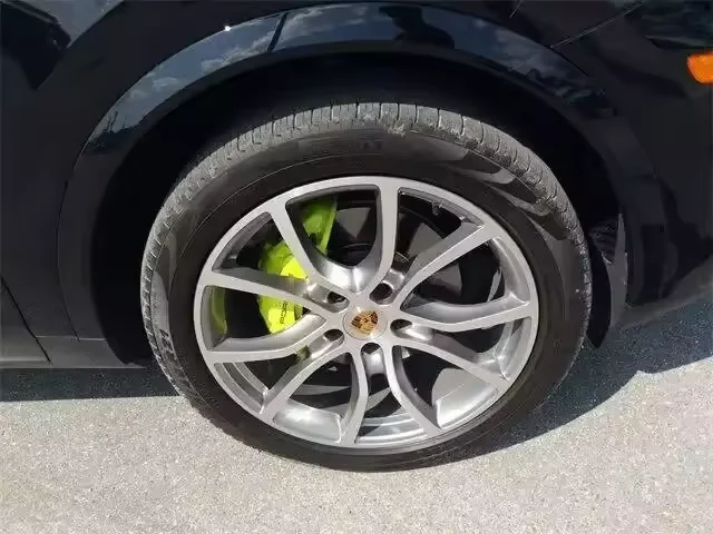 2019 Porschee Cayenne AWD E-Hybrid 4dr SUV 20050 миль