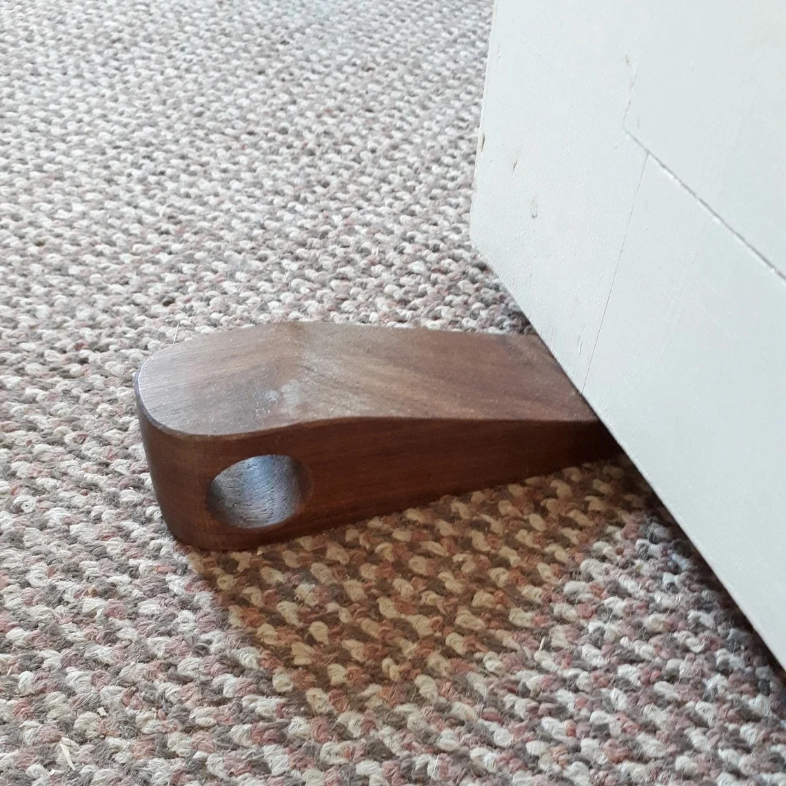 SIMPLE WOODEN DOOR STOPPER AT REASONABLE RATE