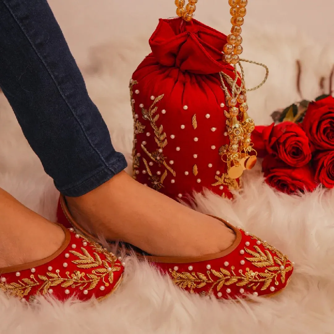 Allover Stones Fancy Khussa New Design Wholesale Foot Wear Khussa Shoes Punjabi Jutti For Women with Matching Purse Clutch