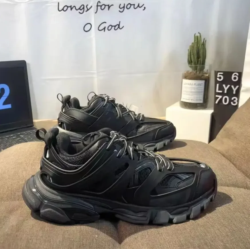 Factory Wholesale Original Runners Sneakers Retro Fashion Trend Famous Brand Track 3.0 Shoes Fro Women men LED
