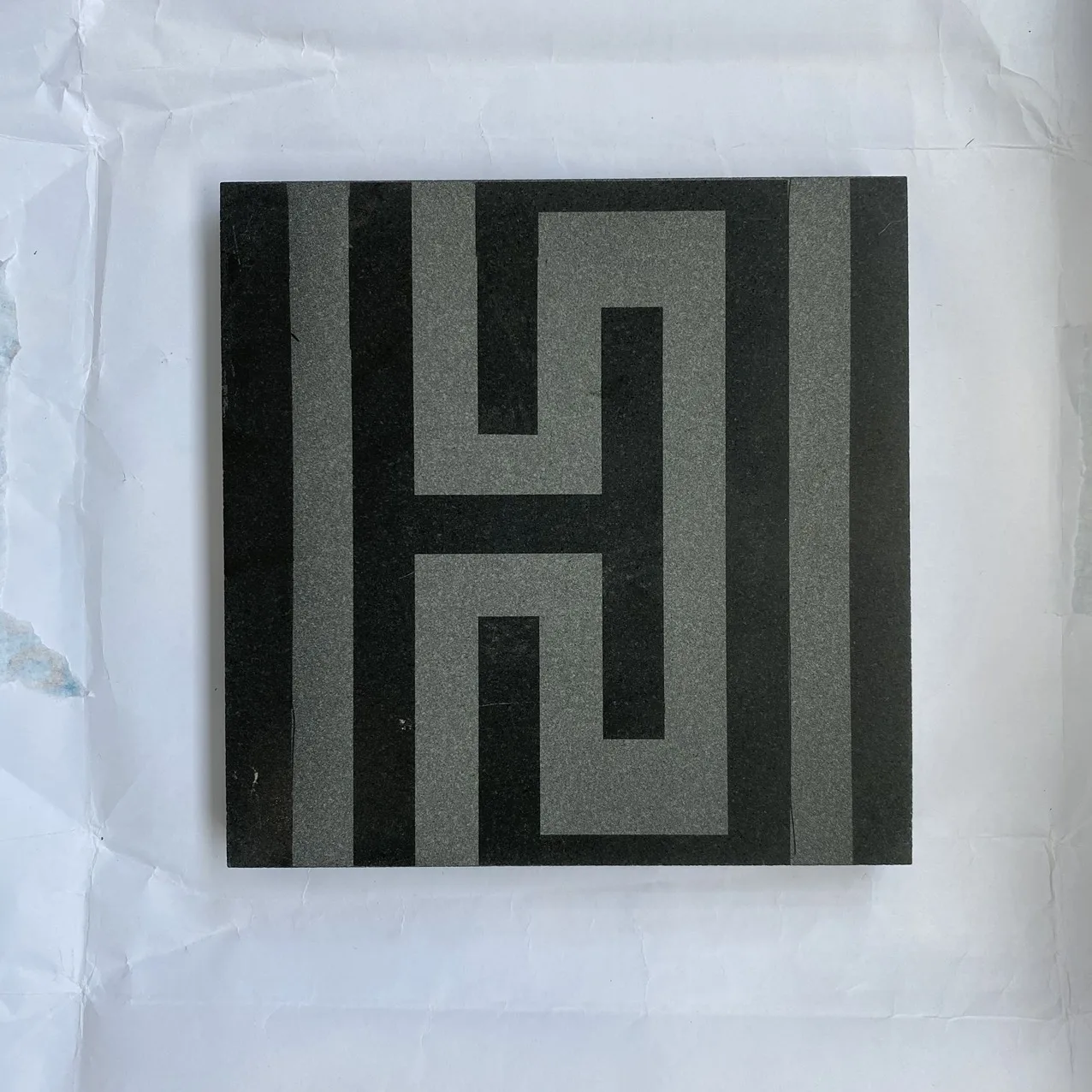 Best Quality Volcanic Black Basalt Natural Stone Tiles for Floor Customized Sizes Slabs Tiles Glazed Honed Basalt Tiles