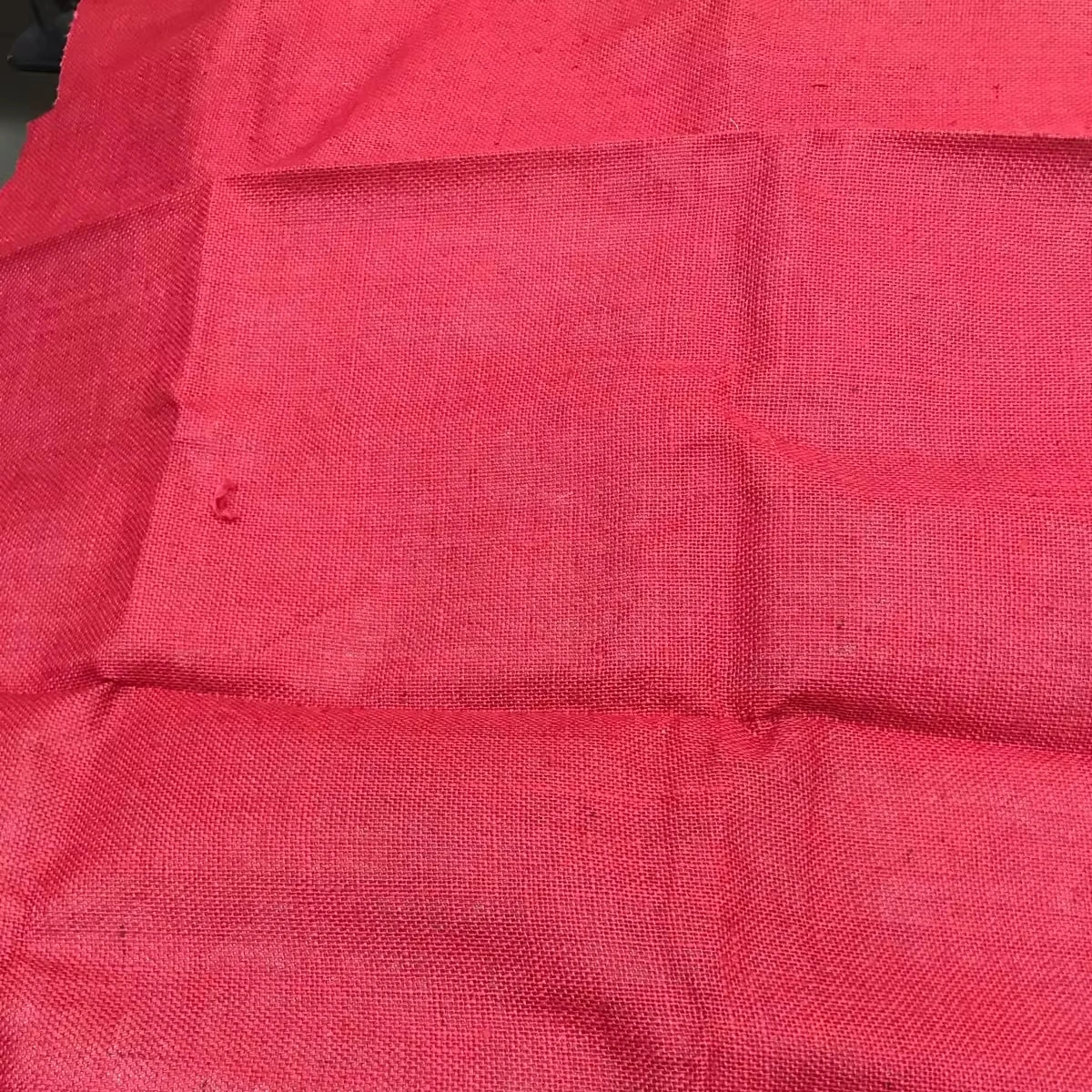 13*13 Red Eco-Friendly Jute Fabric 48-Inch Width Woven Knitted for Bags Covers Curtains 100% Jute Material for Upholstery