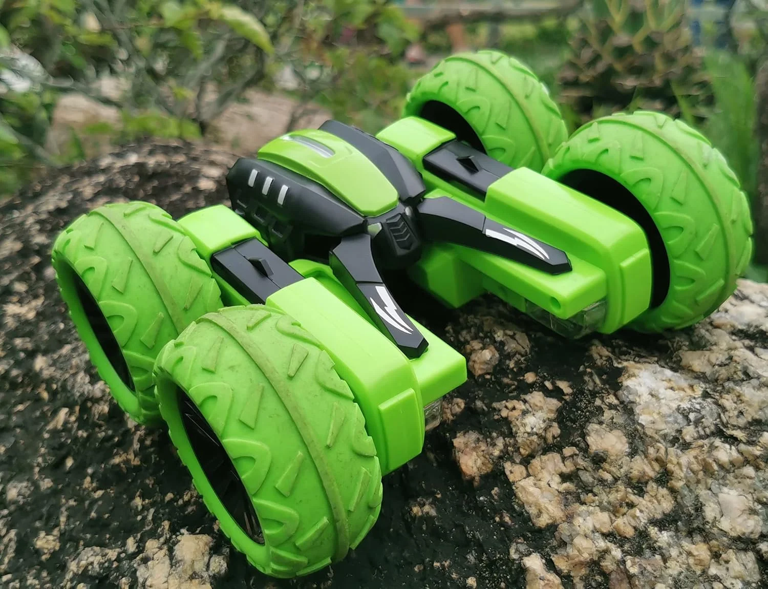 Wholesale 2.4g Rc Stunt Cars Remote Control Car With Lights Double-Sided Driving 360 Degree Flips Rotating Tricolor Car Toy