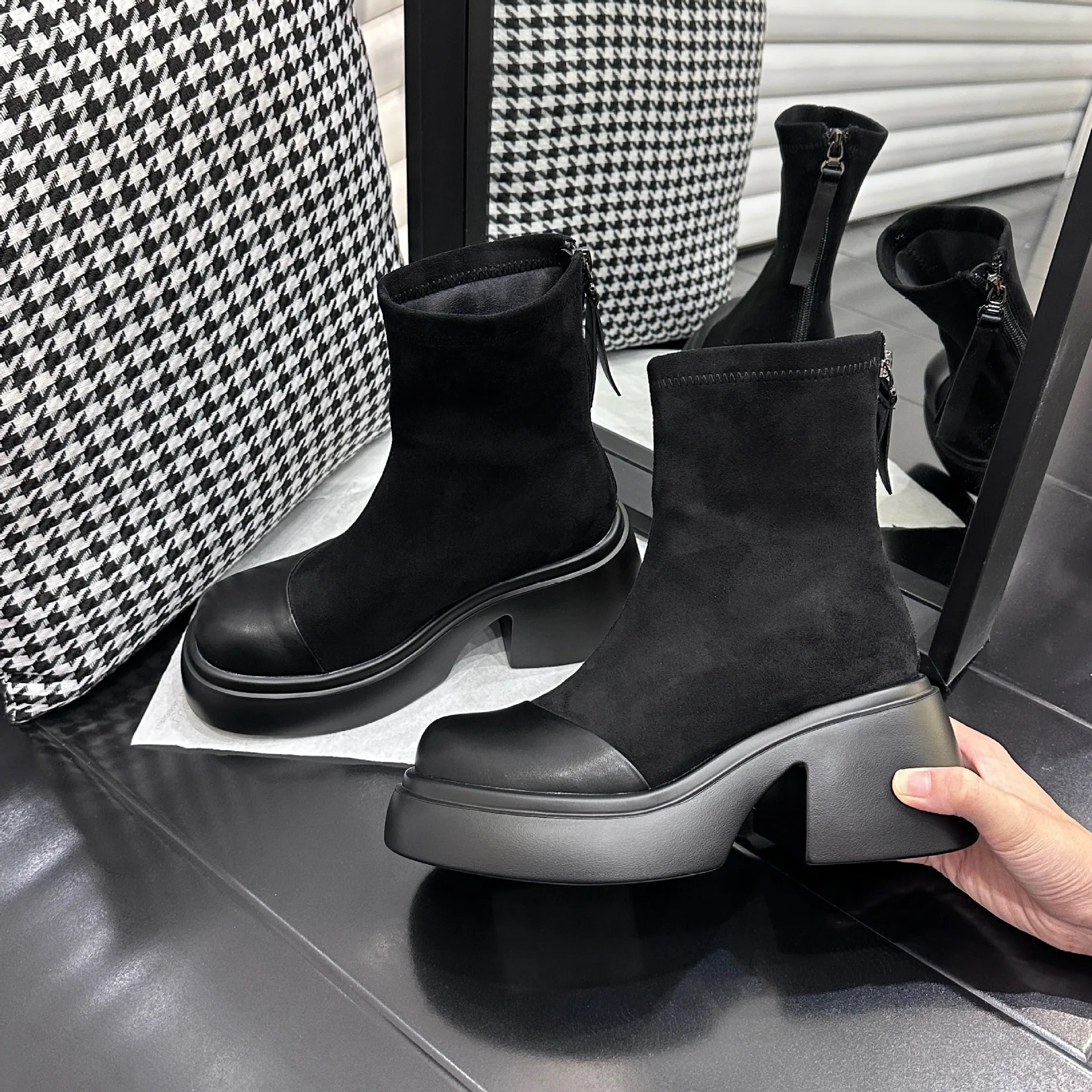 Wholesale Price Round Suede Upper Winter Long Boots For Women Thick Sole Anti Slip Boots Western Boots Cowboy Shoes For Women