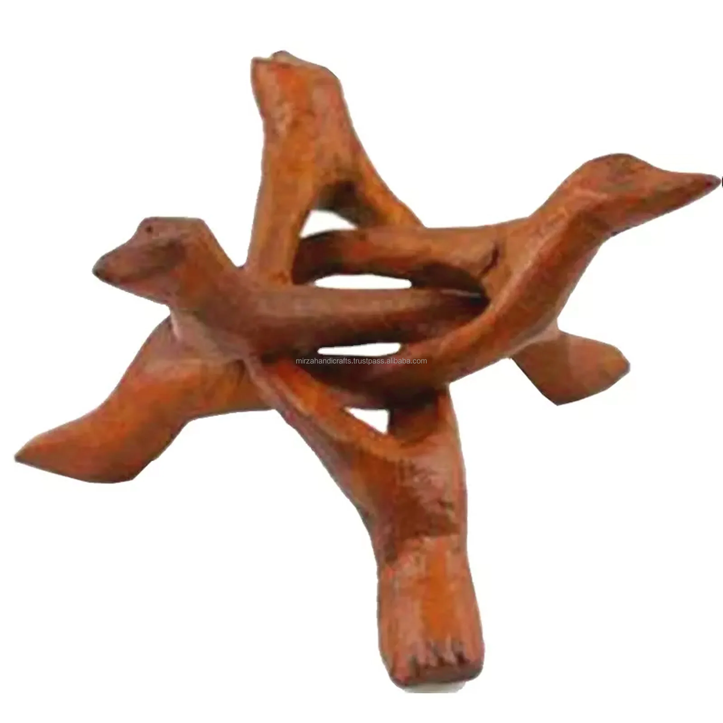 Custom Price Hand Carved 10 Inch Stained Wooden Cobra Stand Wooden Tripod Stand For Abalone Shell Decorative Stand