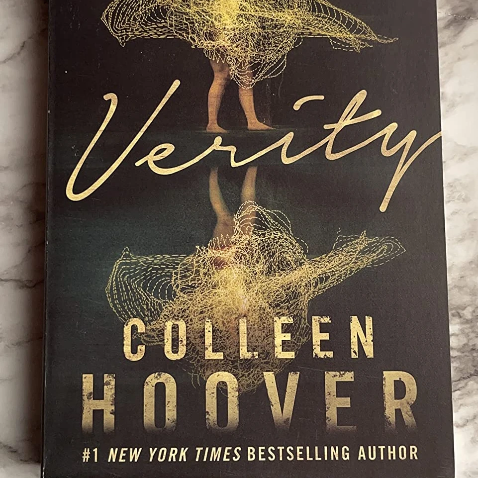 Книга в мягкой обложке от Verity Colleen Hoover
