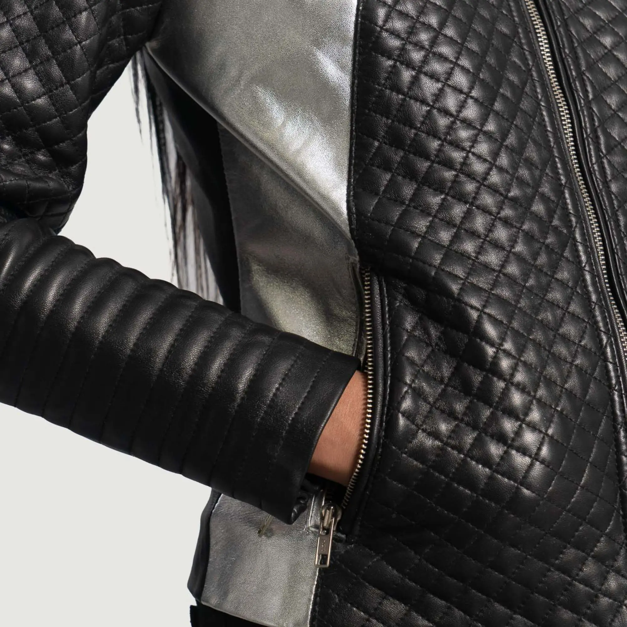Real Leather Sheepskin Aniline Zipper Alia Metallic Black Women Biker Jacket with Quilted Viscose Lining and Inside Outside Pock