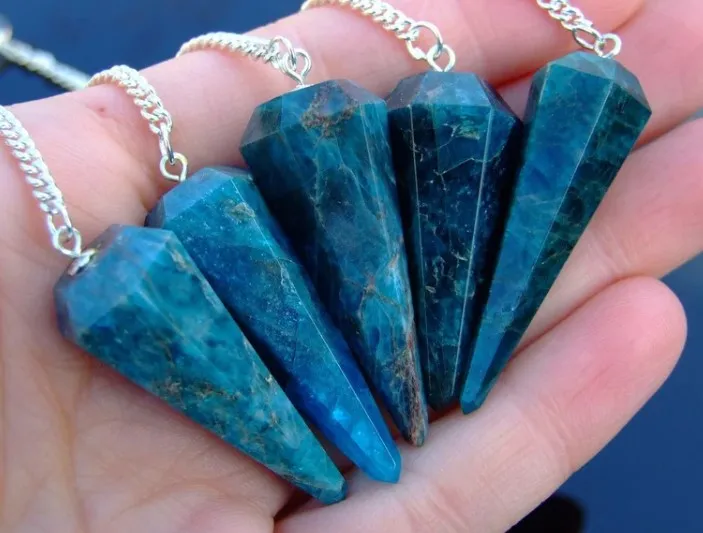 Hot Sale Natural Apatite Crystal Pendulum Faceted Cone Gemstone Pendulum Meditation Metaphysical Healing Pendulum