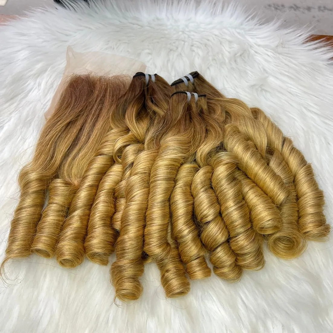 Funmi Bouncy Curl Super Double Drawn One Donor Factory Price 100% Vietnamese Human Hair Extensions